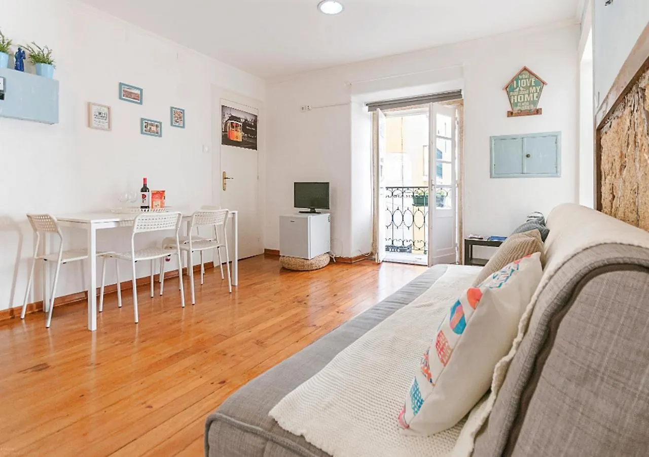 شقة Lisboa  في Beco Do Melo, A Traditional Building In Alfama 0*,  البرتغال